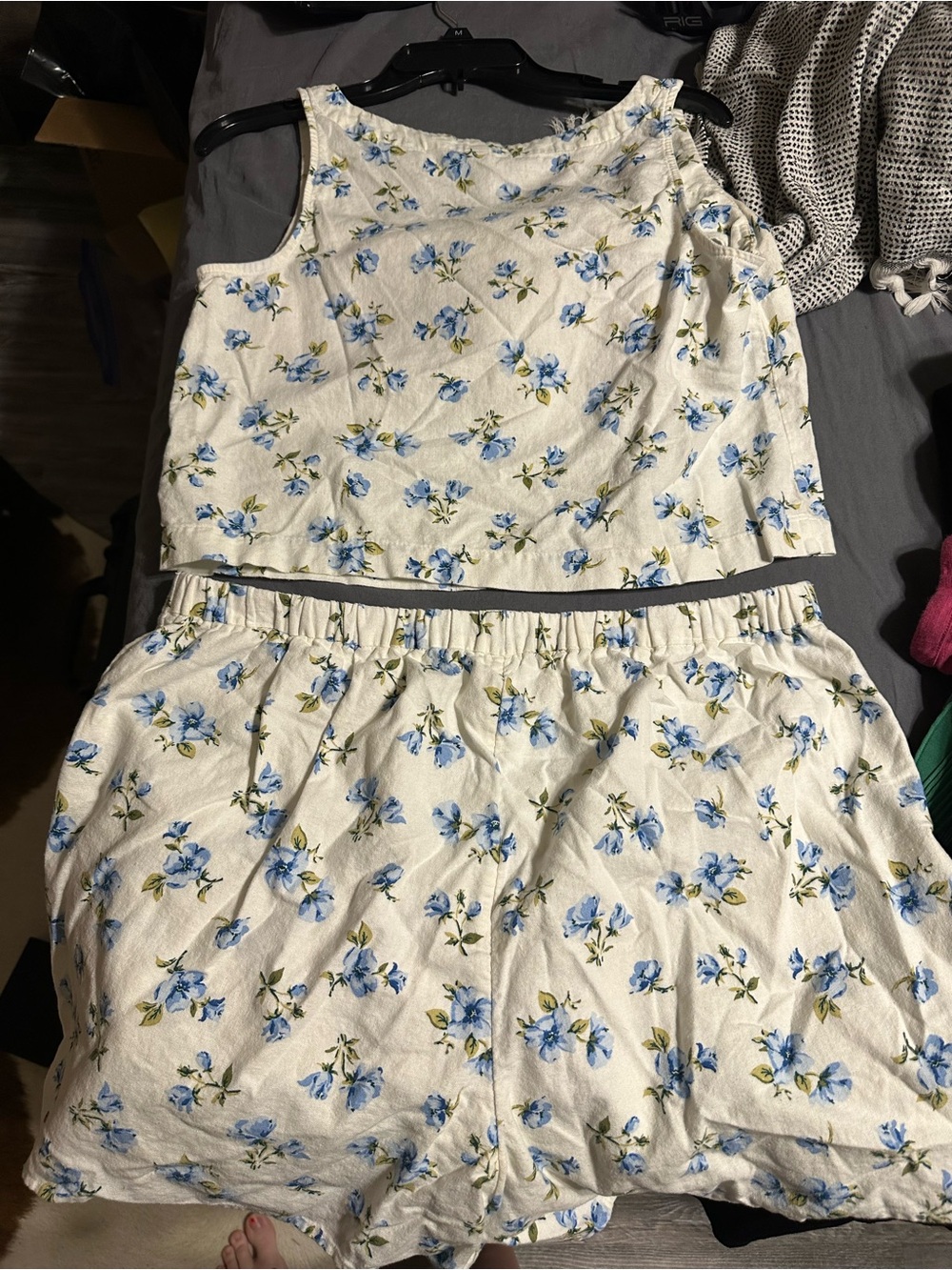 Old Navy Cream Floral Crop Top and Elastic-Waist Shorts Set with Blue Flowers
